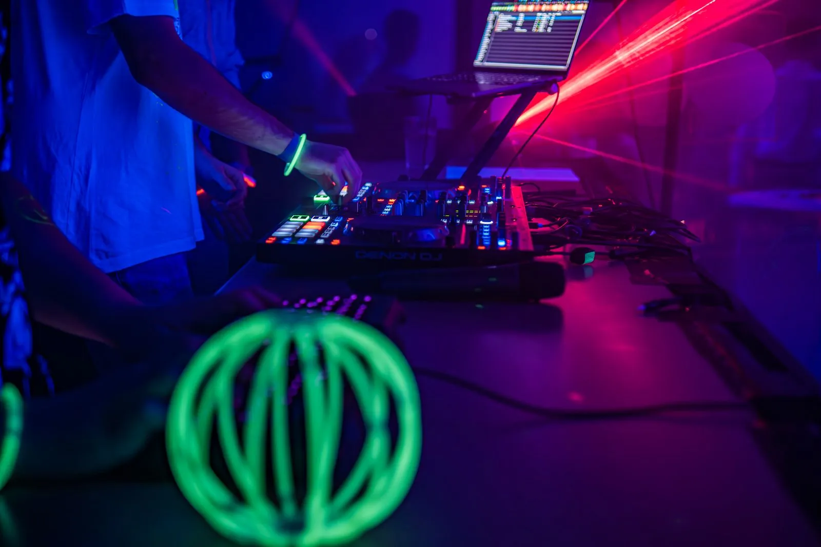 School Dance DJ Checklist for Organizers